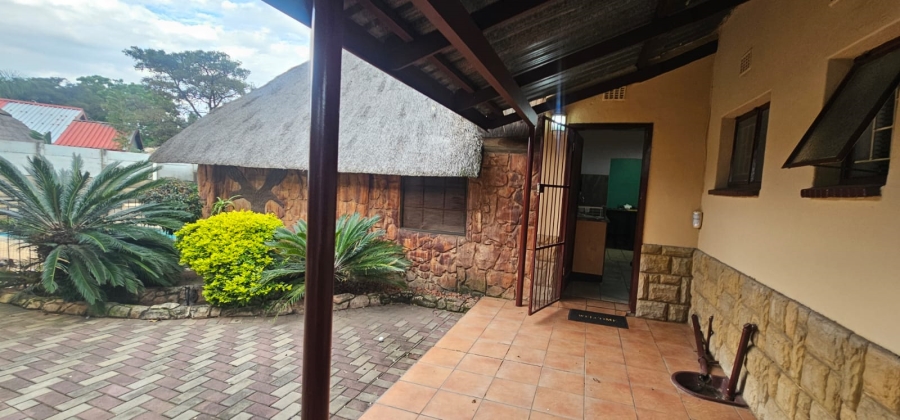 3 Bedroom Property for Sale in Geelhoutpark North West